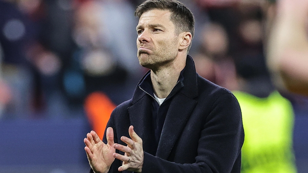 Xabi Alonso a caccia del secondo titolo di Germania consecutivo è a -6 dal Bayern Xabi Alonso a caccia del secondo titolo di Germania consecutivo è a -6 dal Bayern